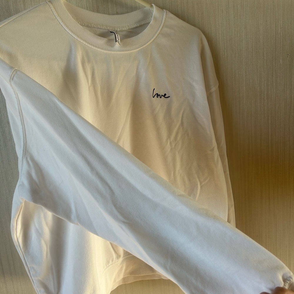 Divided “love” embroidered Crewneck sweater - Picture 6 of 6